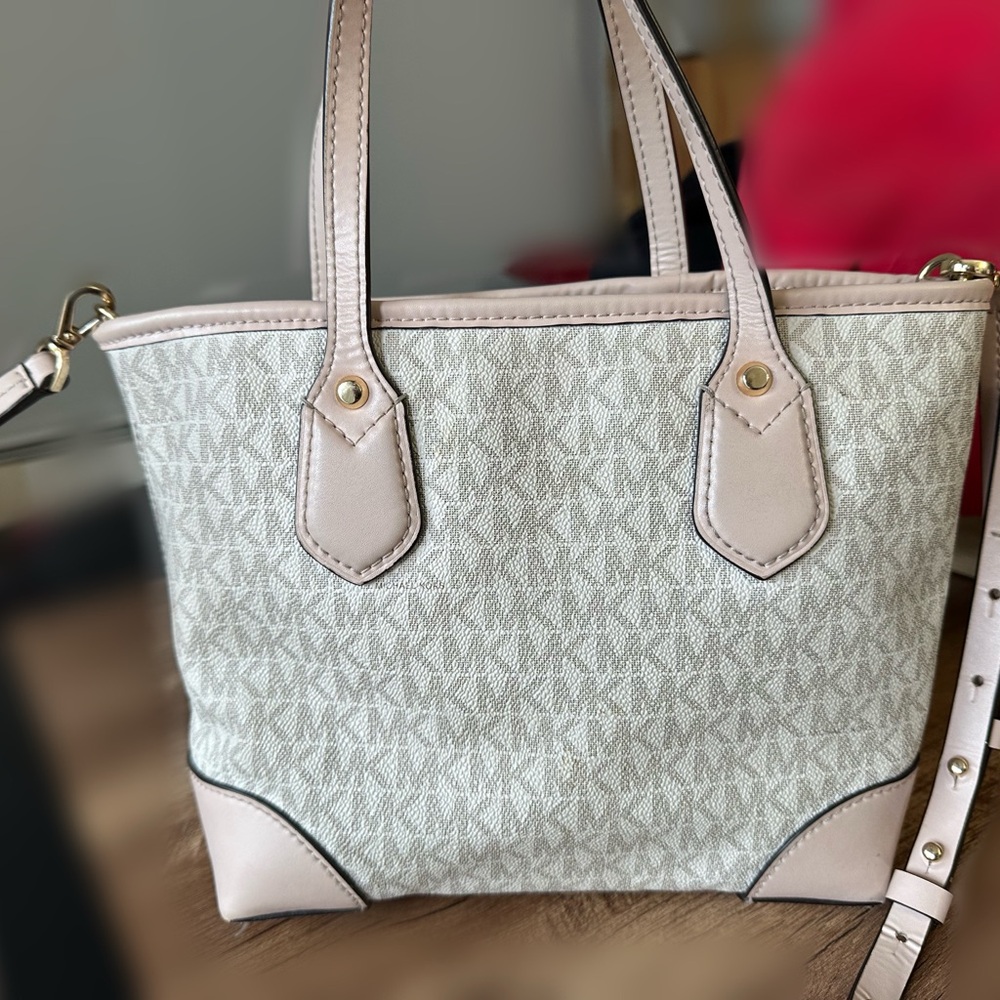 Michael Kors Pink Logo Tote Bag - Picture 5 of 13